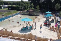 Camping mit Naturbadeteich und Sandstrand in Friesland Holland